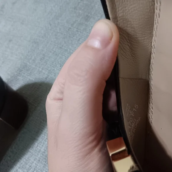 Tory Burch T Ring Black Patent Leather  Ballet Flats 6 M - Picture 11 of 12